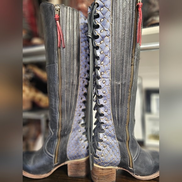 Freebird by Steven Catrina Navy croc lace up tall boots size 6 - Picture 3 of 5